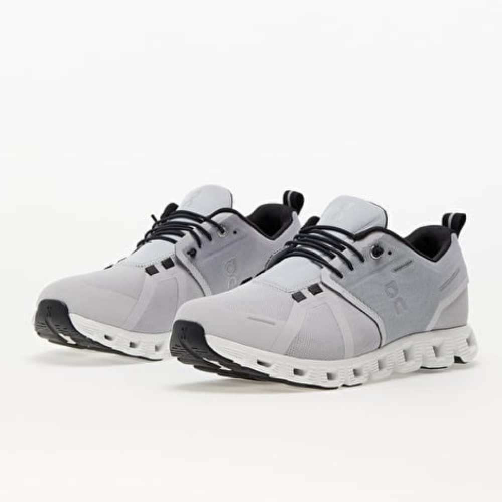 On M Cloud 5 Waterproof Sneakers